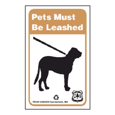 Pets Must be Leashed, 5W x 8H USFS Sign